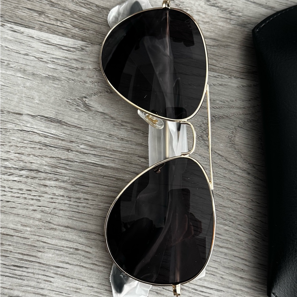 Gold Frame Aviator Sunglasses